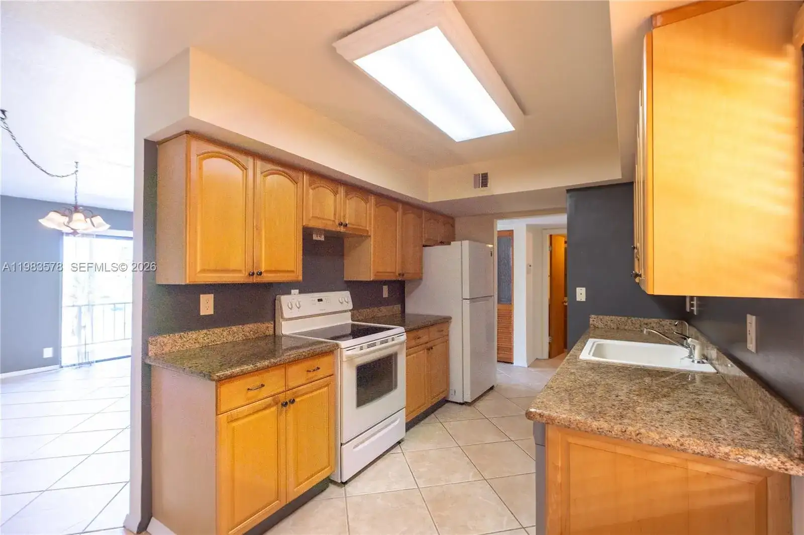 430 Commodore Dr # 314, Plantation FL 33325 photo 3