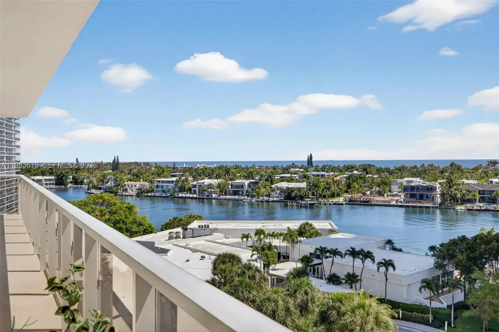 20281 E Country Club Dr # 608, Aventura FL 33180 photo 2