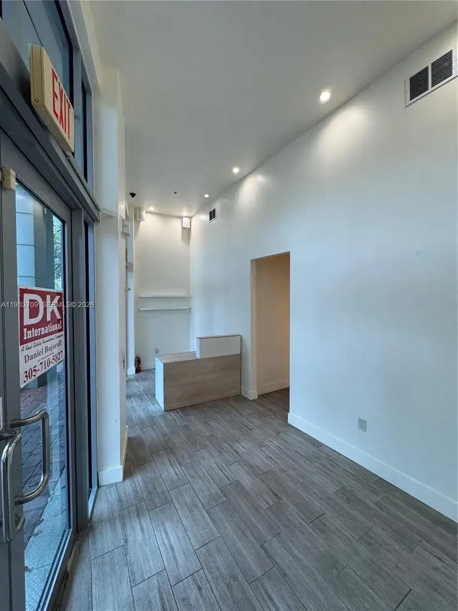 110 Washington Ave # 7, Miami Beach FL 33139 photo 2