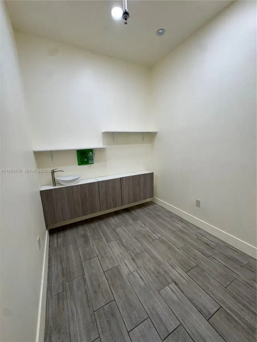 110 Washington Ave # 7, Miami Beach FL 33139 photo 3