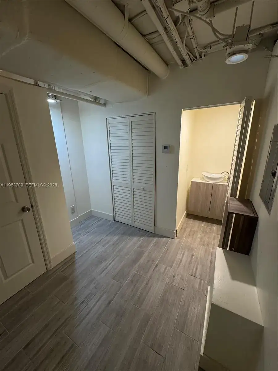 110 Washington Ave # 7, Miami Beach FL 33139 photo 4