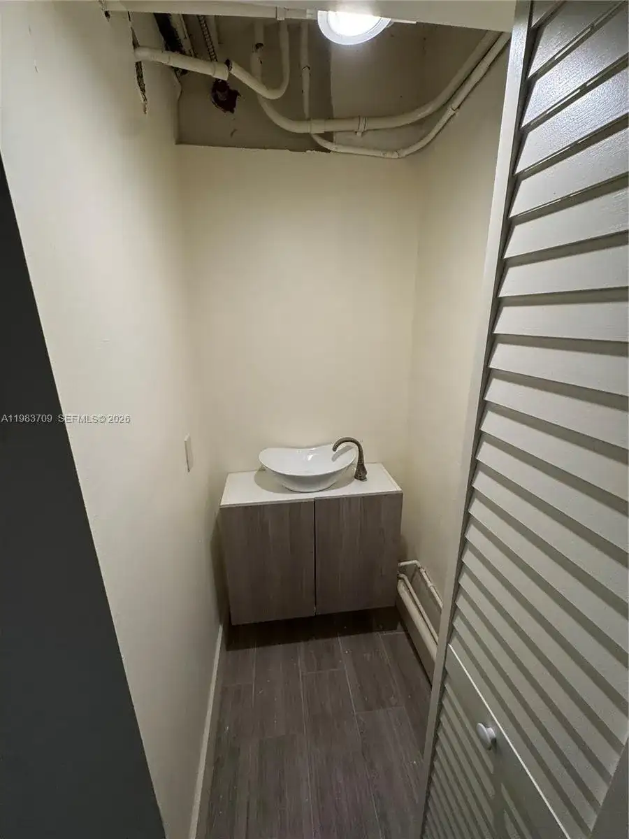 110 Washington Ave # 7, Miami Beach FL 33139 photo 5