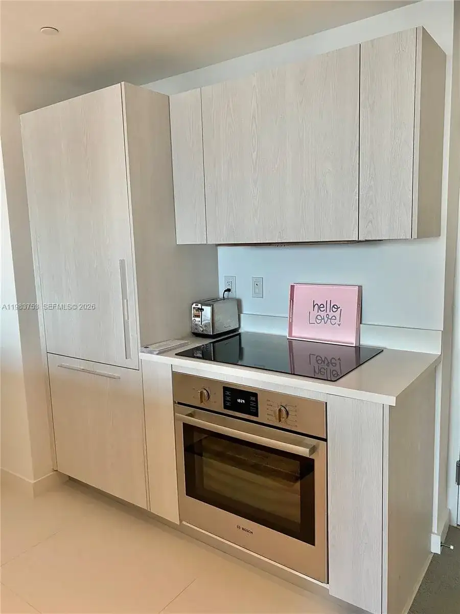 501 NE 31st St # 1905, Miami FL 33125 photo 5