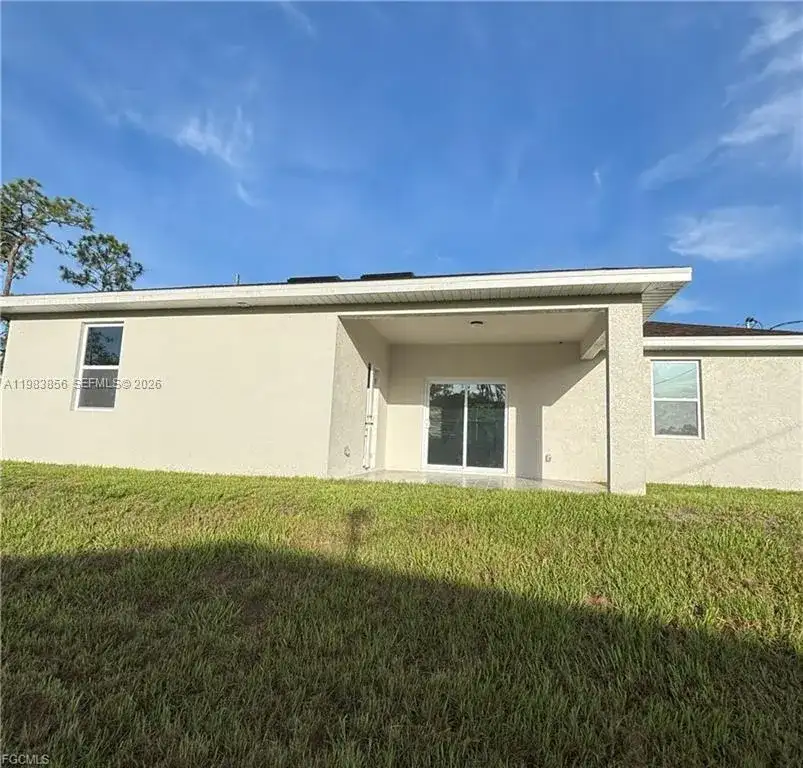 1422 Highland Ave, Lehigh Acres FL 33972 photo 4