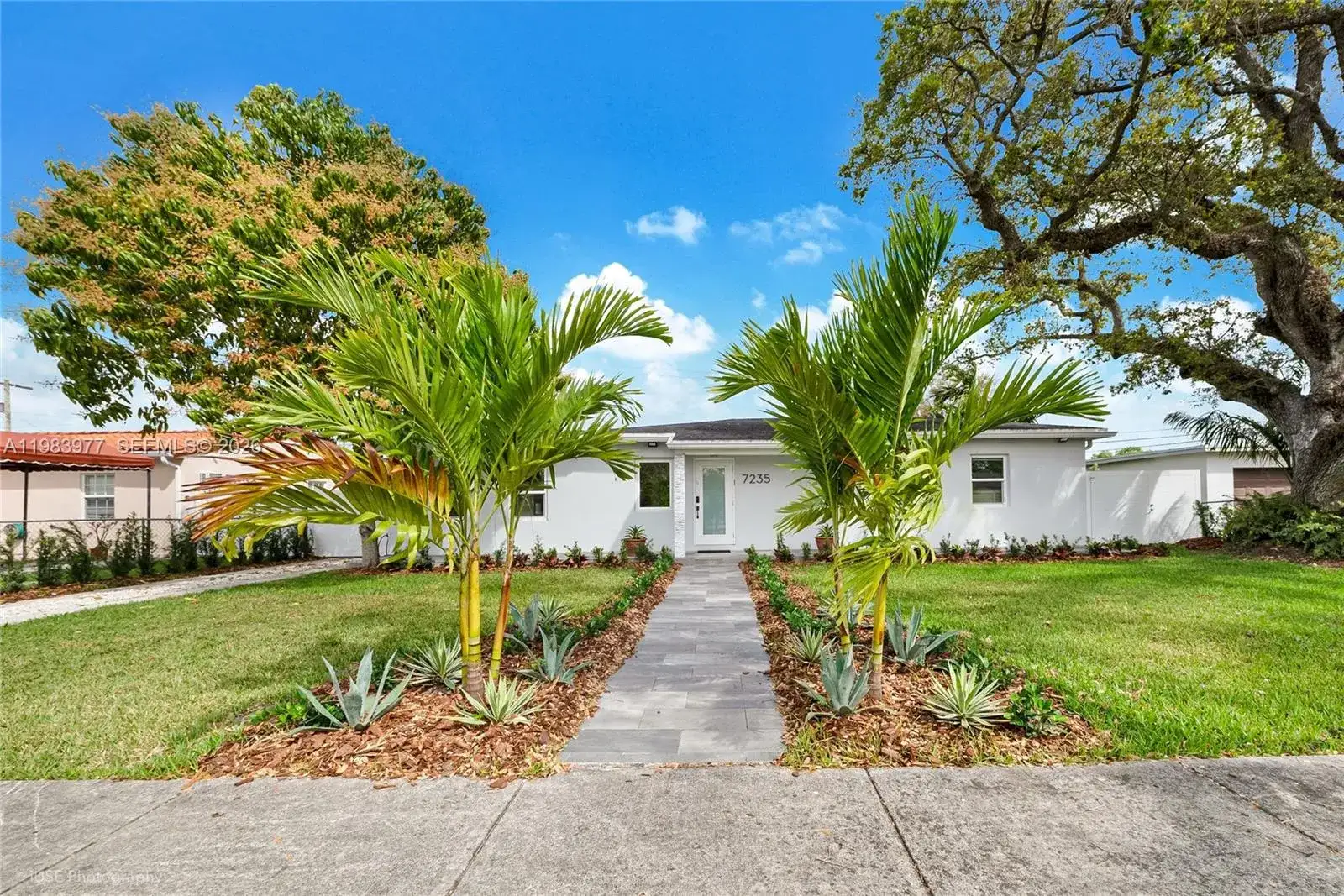 7235 SW 39th St, Miami FL 33155 photo 2