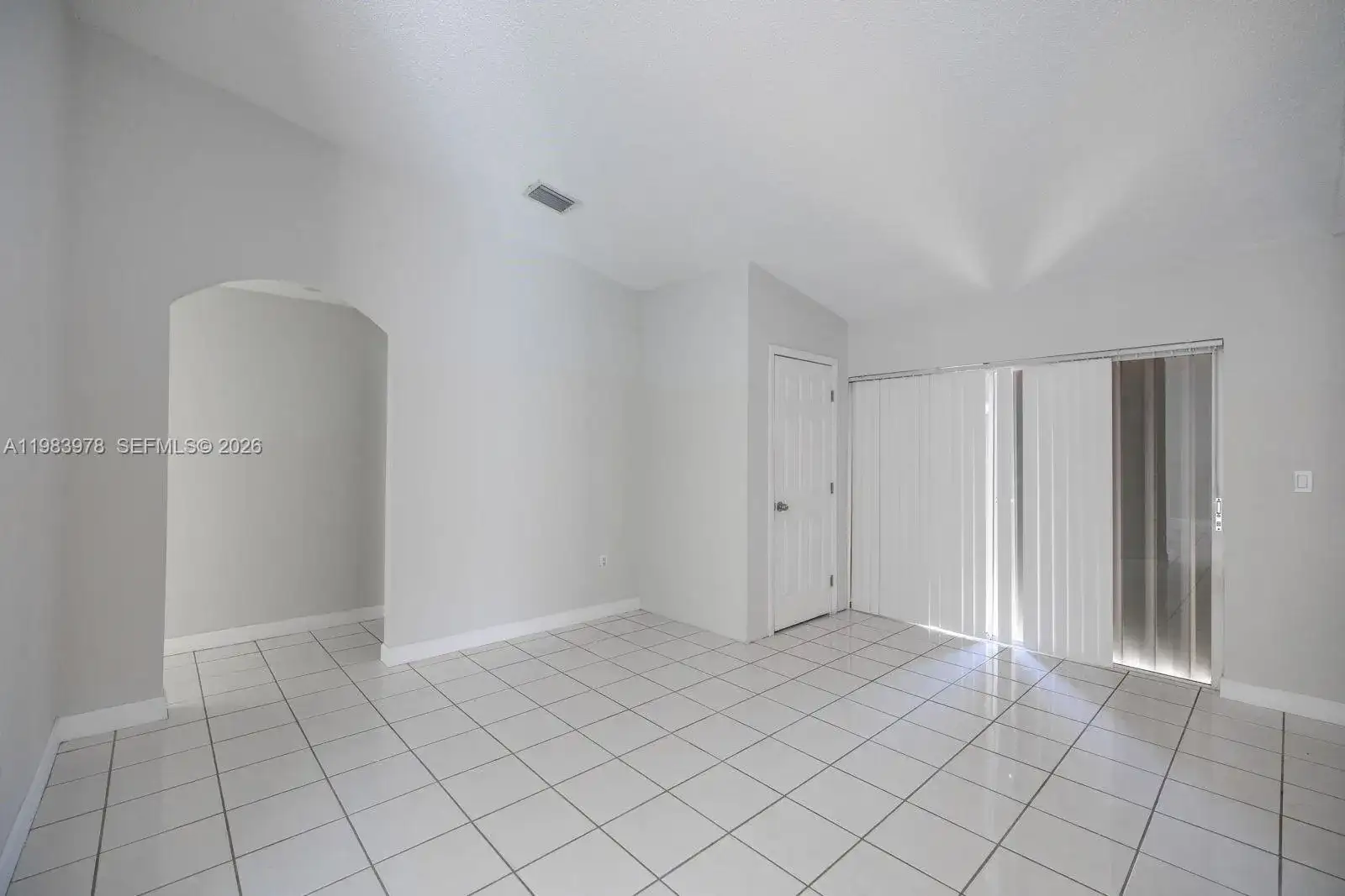 1065 NW 131st Ave, Miami FL 33182 photo 2