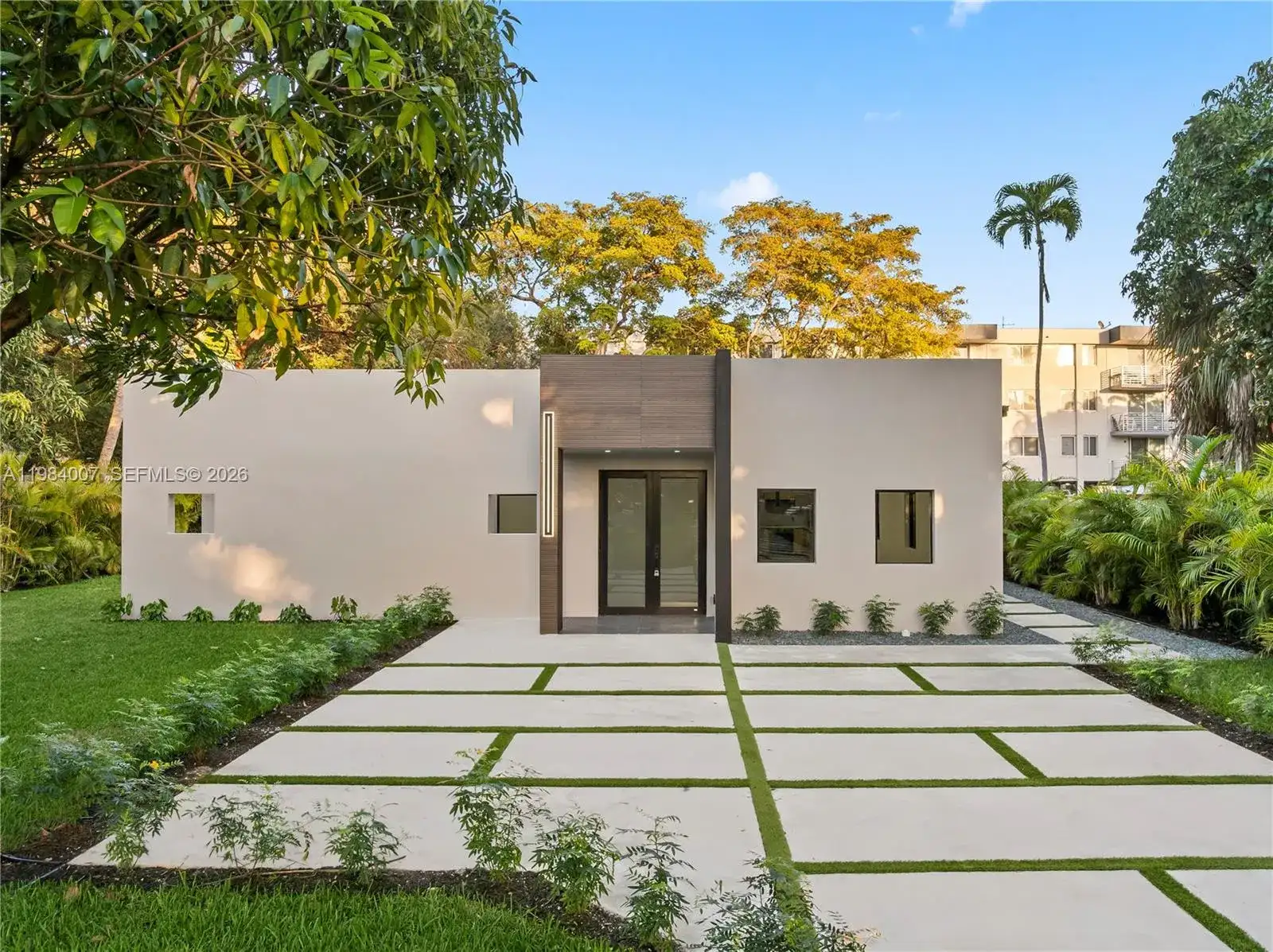 12335 Griffing Blvd, North Miami FL 33161 photo 2