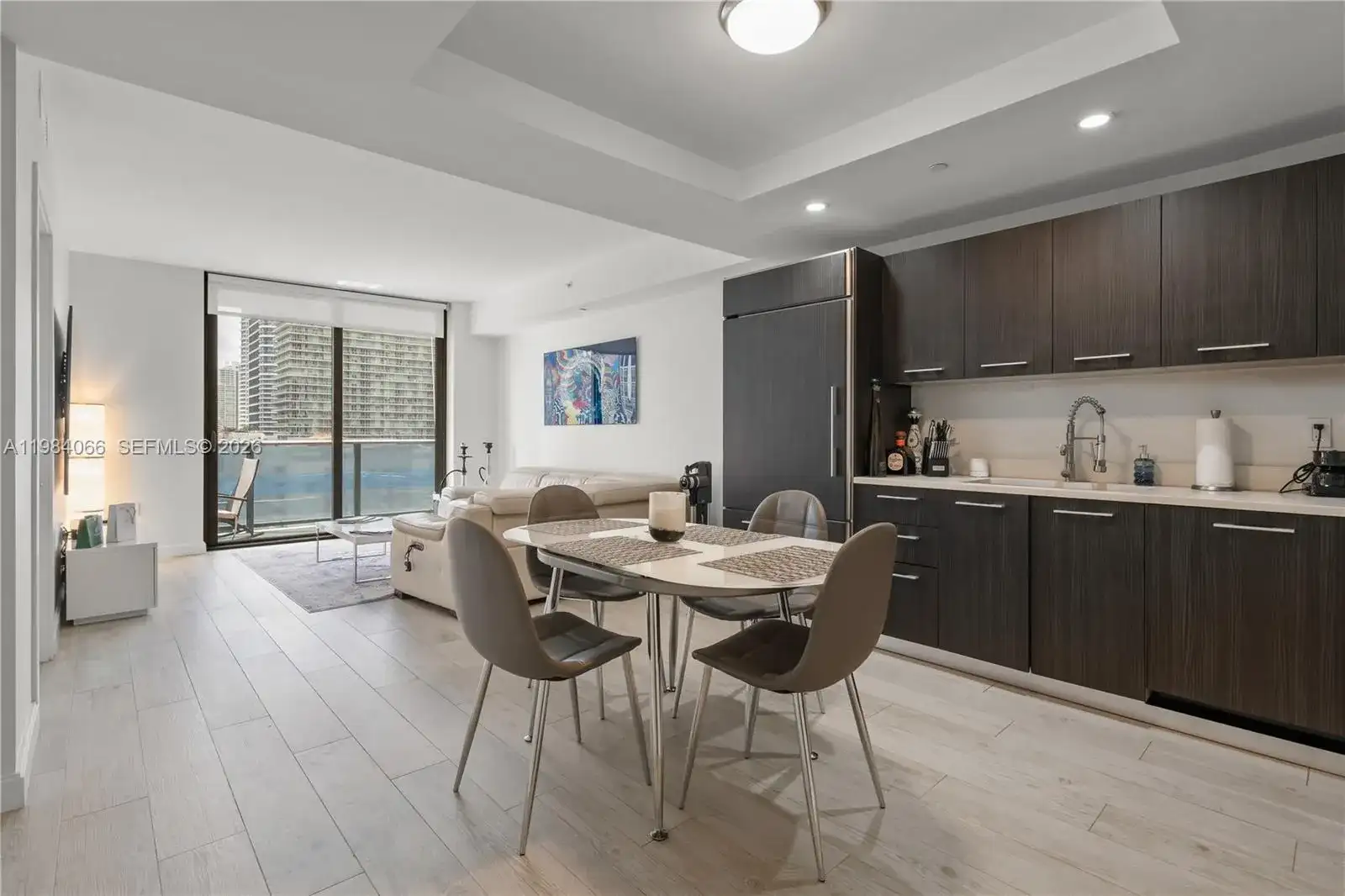 45 SW 9th St # 1405, Miami FL 33130 photo 5