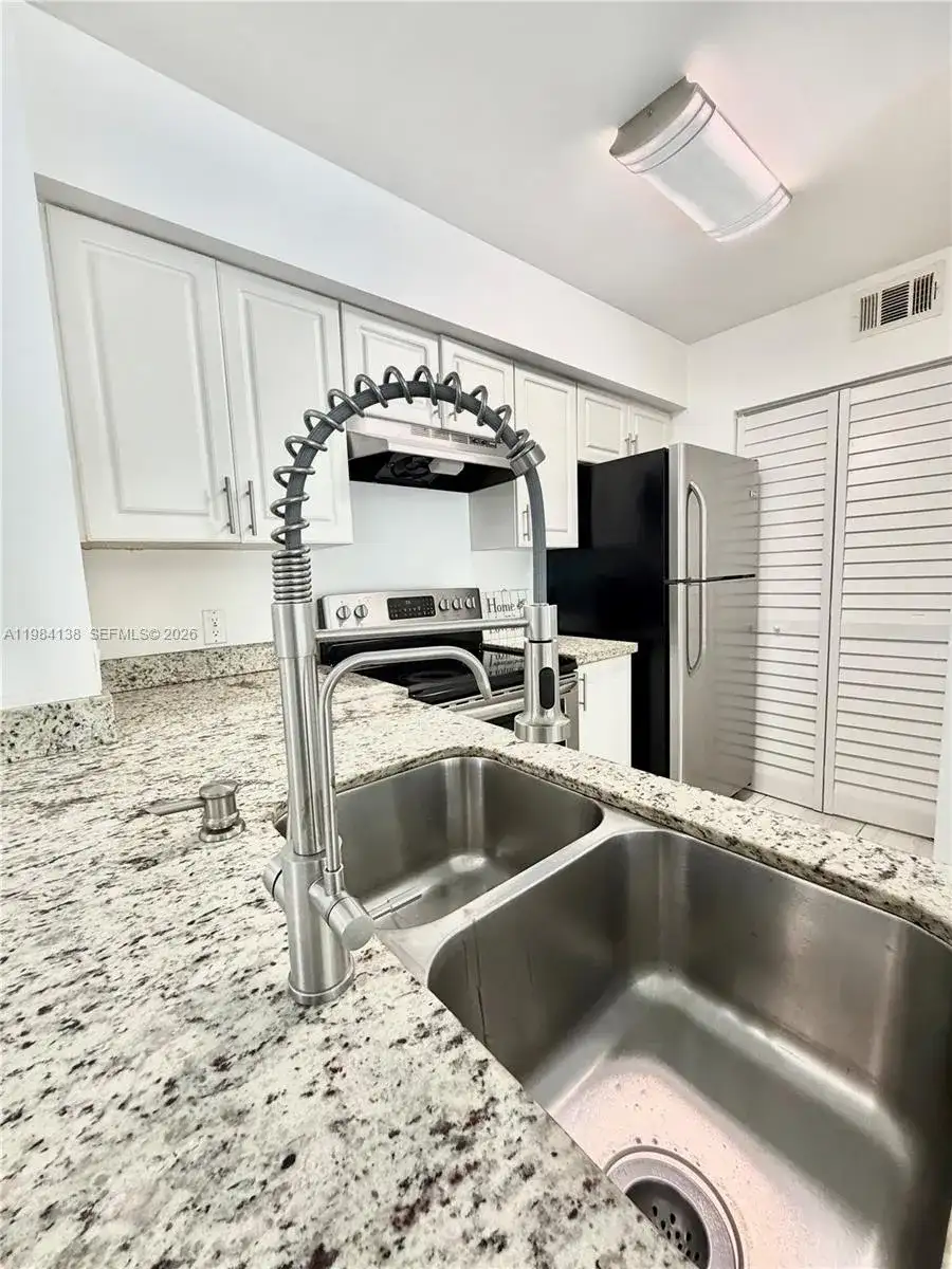 650 S Park Rd # 5, Hollywood FL 33021 photo 3