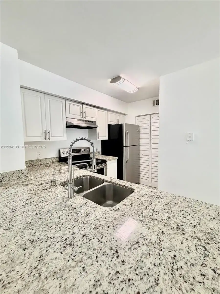 650 S Park Rd # 5, Hollywood FL 33021 photo 4