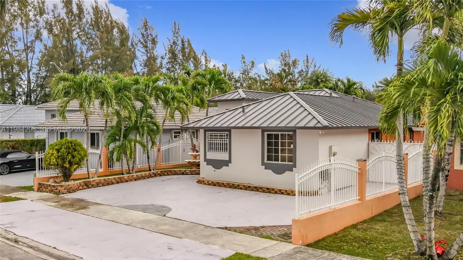 1163 NW 134th Pl, Miami FL 33182 photo 4