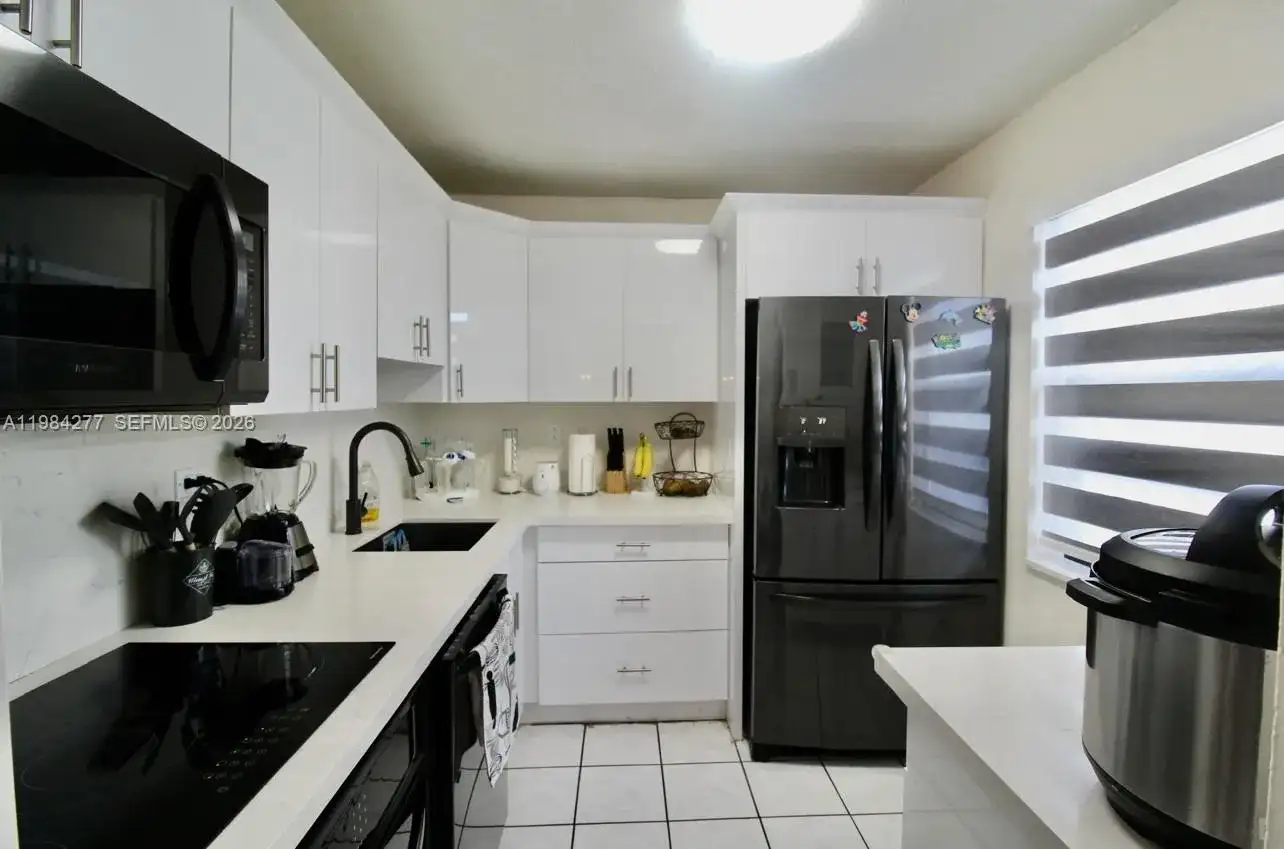9440 Fontainebleau Blvd # 503, Miami FL 33172 photo 2