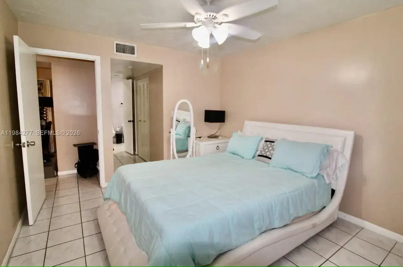 9440 Fontainebleau Blvd # 503, Miami FL 33172 photo 4
