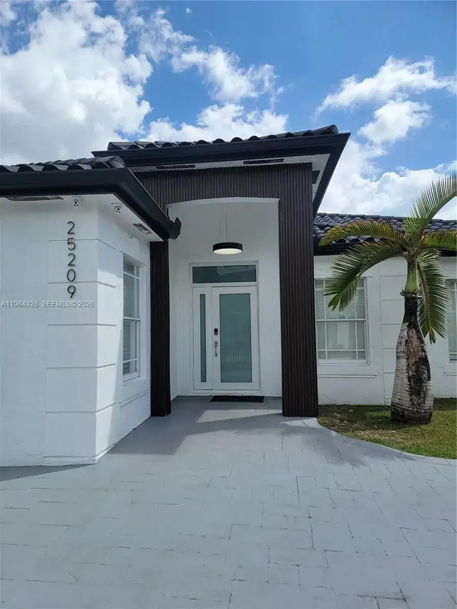 25209 SW 134th Ave, Homestead FL 33032 photo 2