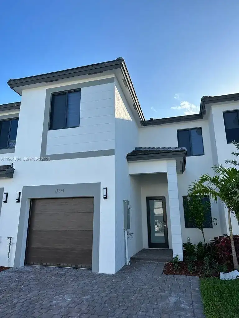 13637 SW 157th Pl, Miami FL 33196 photo 3