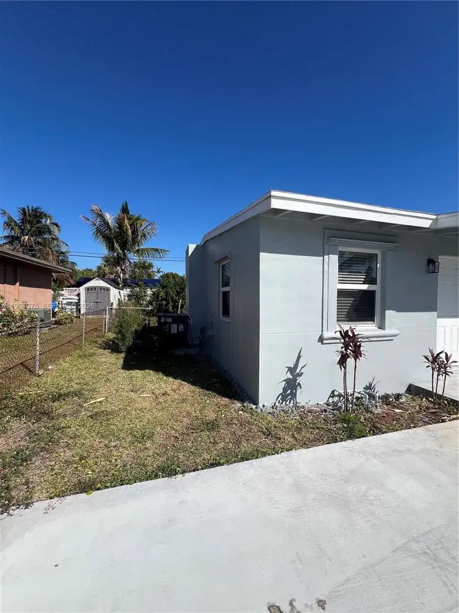 361 NW 16th St, Pompano Beach FL 33060 photo 2
