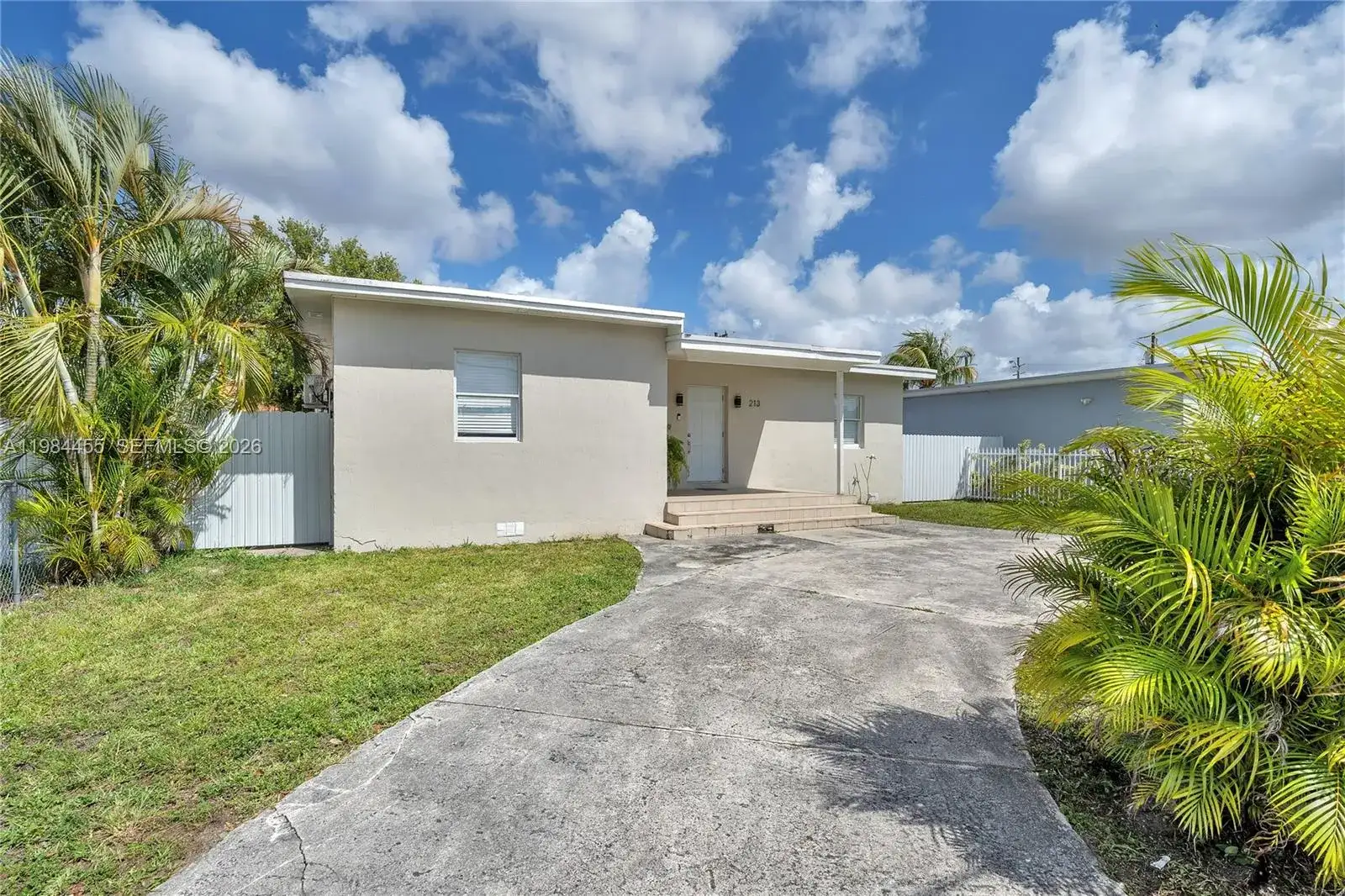 213 W 20th St, Hialeah FL 33010 photo 3