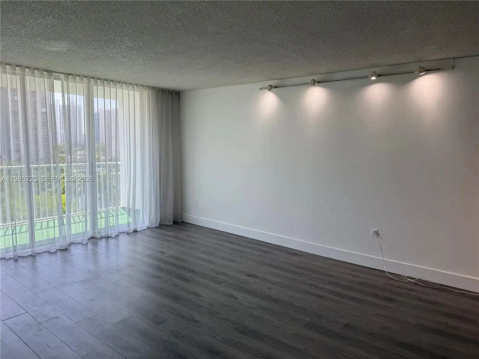 2801 NE 183rd St # 912W, Aventura FL 33160 photo 4