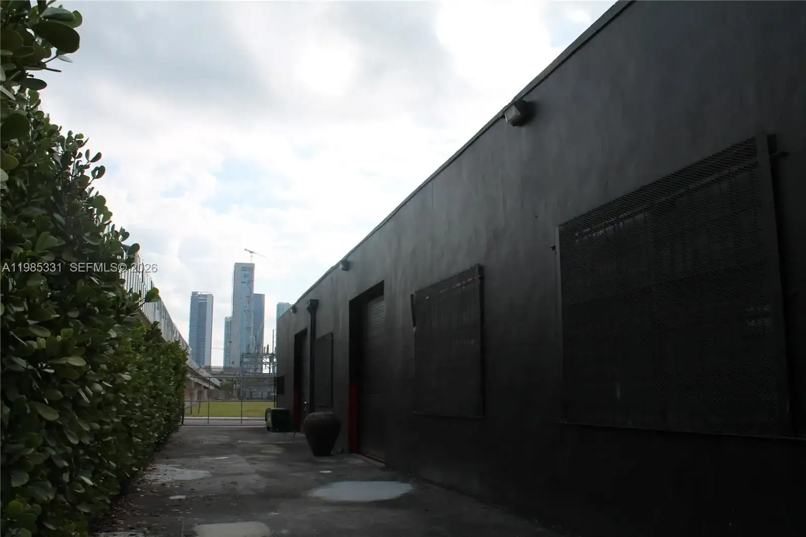 611 NW 11th St, Miami FL 33136 photo 4