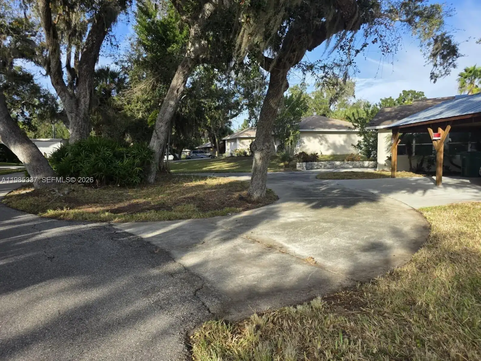 3661 Bernice LN, Sarasota FL 34238 photo 2