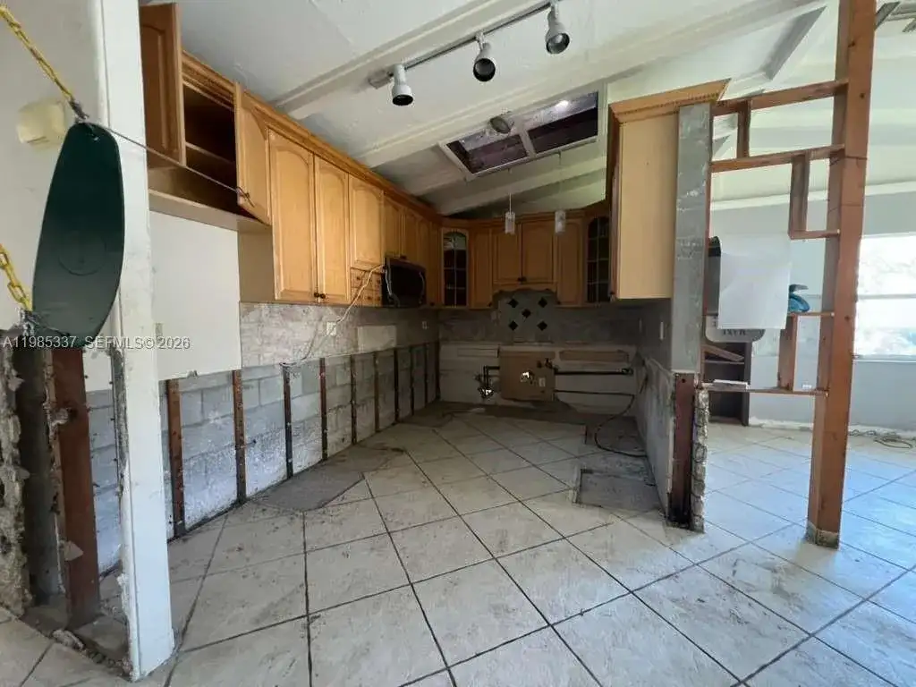 3661 Bernice LN, Sarasota FL 34238 photo 5