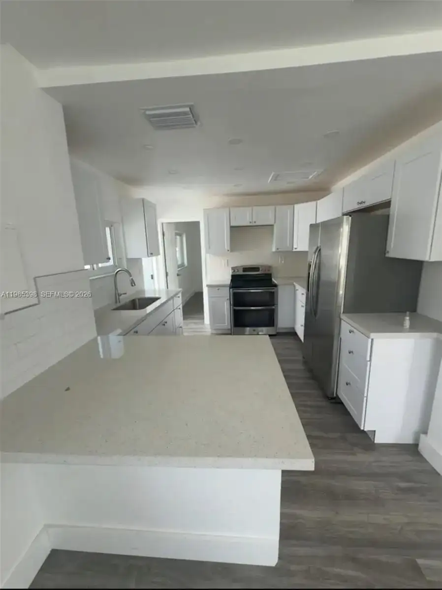 1637 NW 31st Ave, Miami FL 33125 photo 5