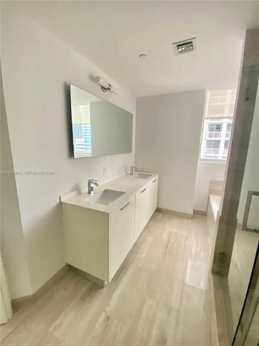 1300 Brickell Bay Dr # 1903, Miami FL 33131 photo 5