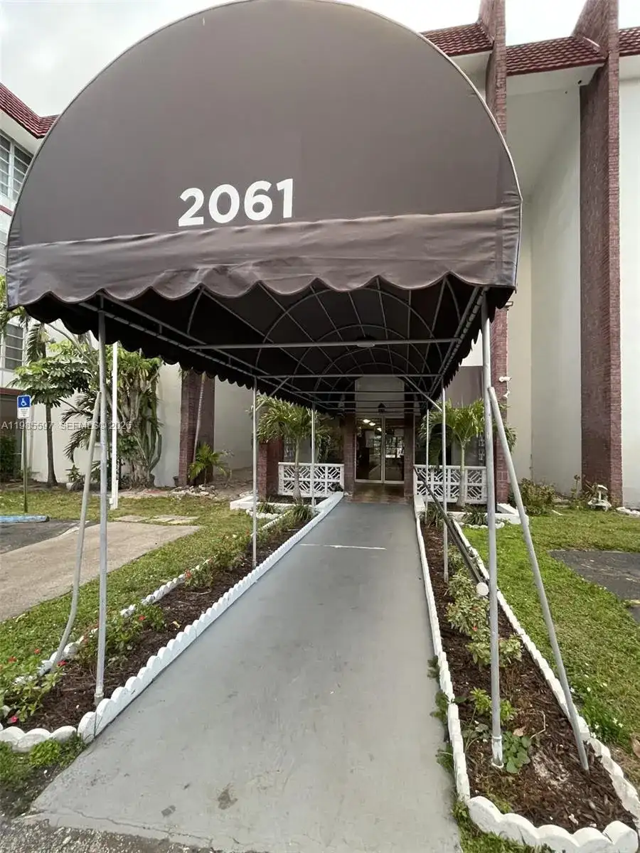 2061 NW 47th Ter # 306, Lauderhill FL 33313 photo 2