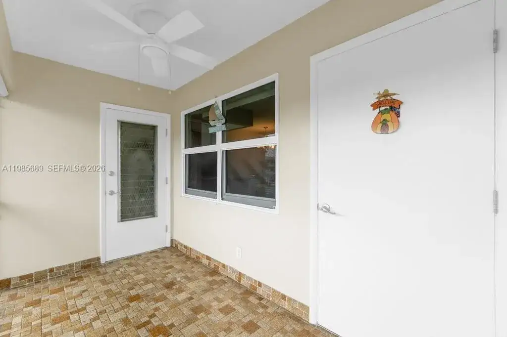 5300 Washington St # J218, Hollywood FL 33021 photo 2