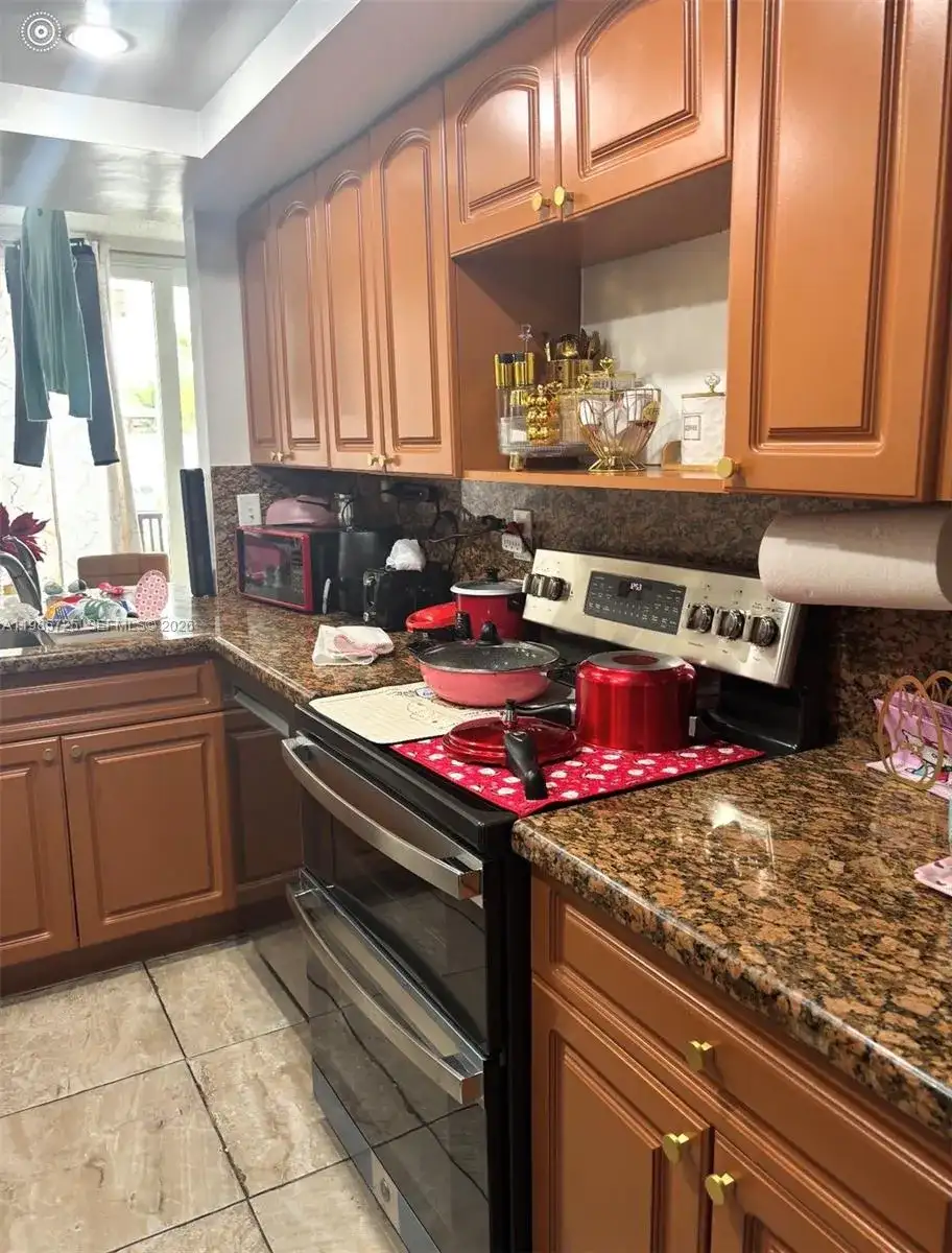 9441 SW 4th St # 111, Miami FL 33174 photo 3