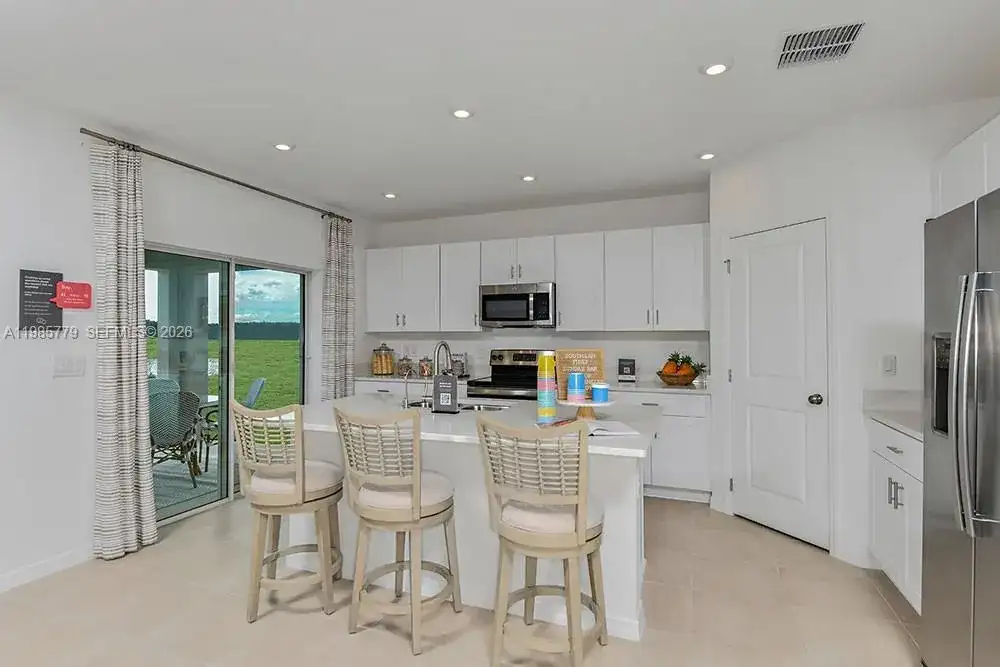 6730 Equinox Lane, North Fort Myers FL 33917 photo 2