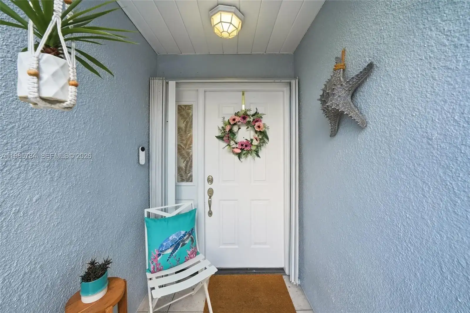677 SE 22nd Dr, Homestead FL 33033 photo 2
