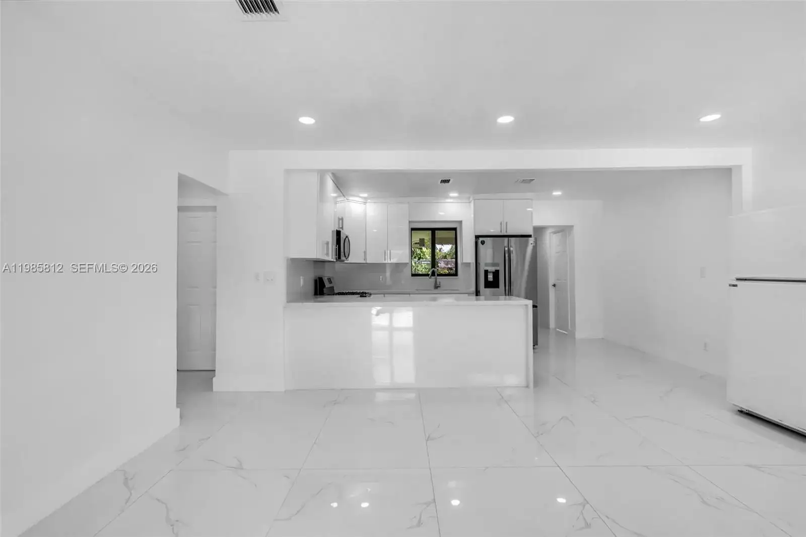 1010 NE 140th St, North Miami FL 33161 photo 3
