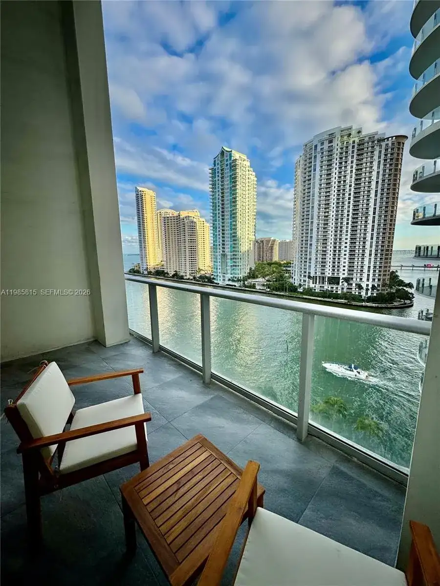 300 S Biscayne Blvd # 1210, Miami FL 33131 photo 2