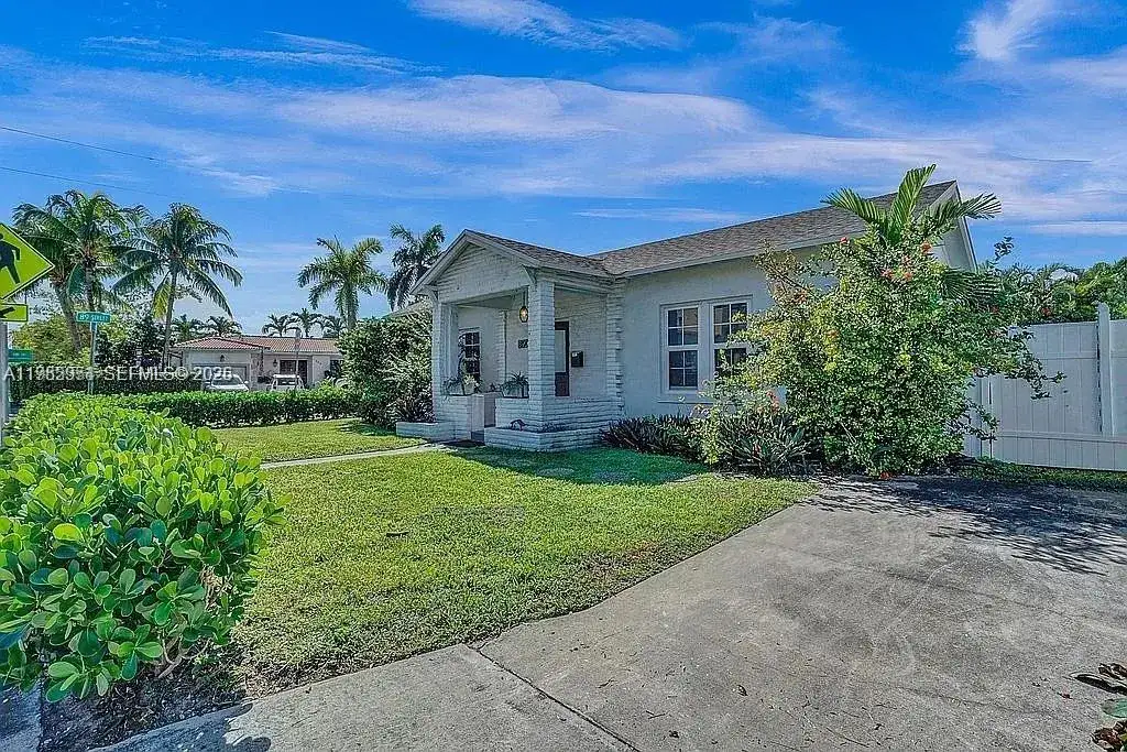 8900 Harding Ave, Surfside FL 33154 photo 4
