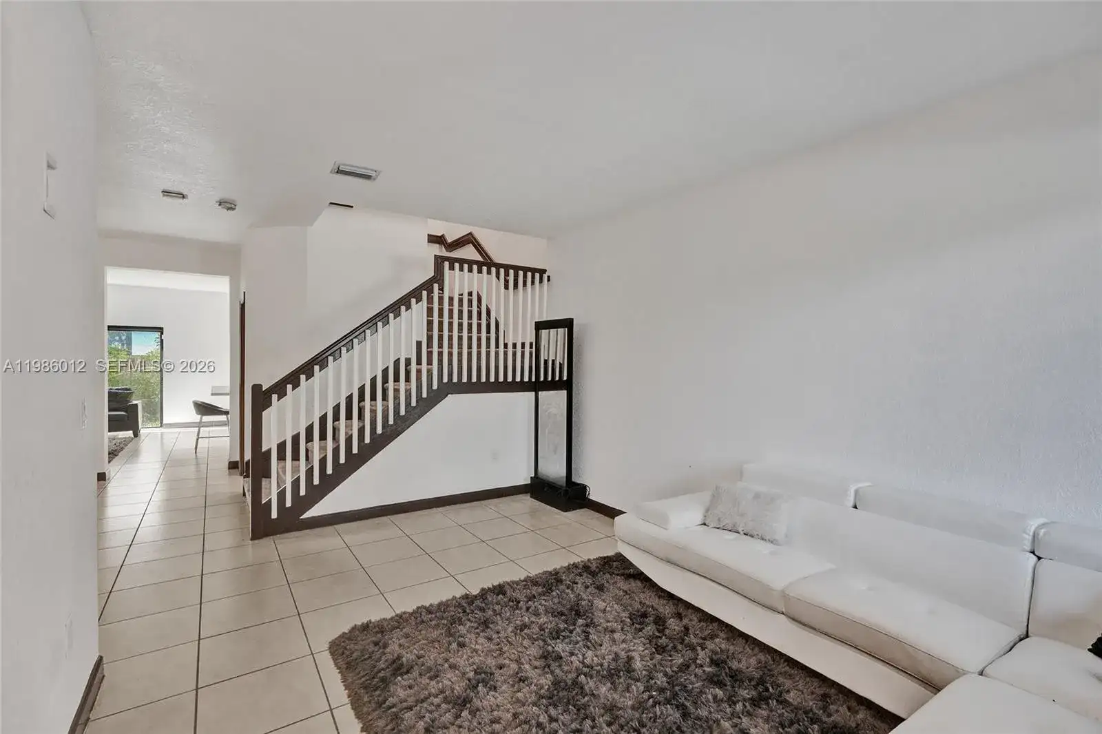 408 NE 212th Ter, Miami FL 33179 photo 2
