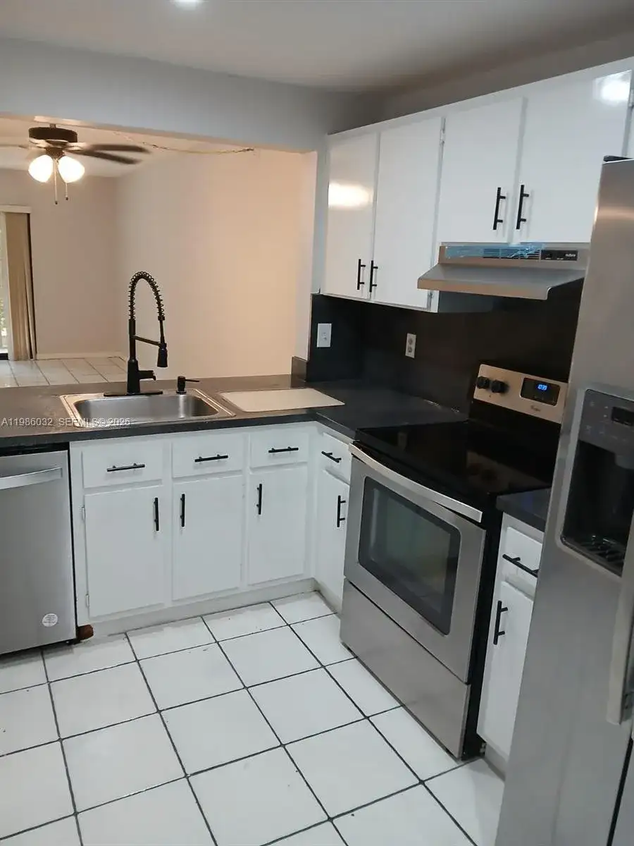20810 NE 8th Ct # 18, Miami FL 33179 photo 3