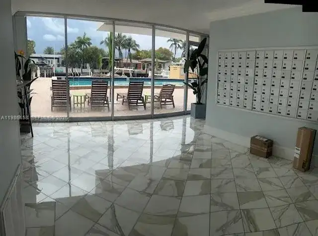 2000 NE 135th St # 1002, North Miami FL 33181 photo 4