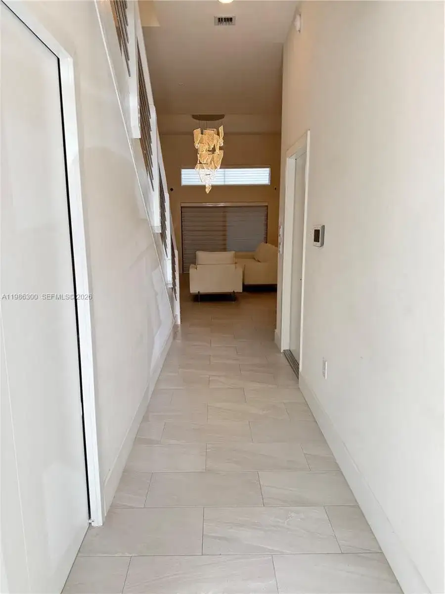 4393 NW 9th St, Plantation FL 33317 photo 2
