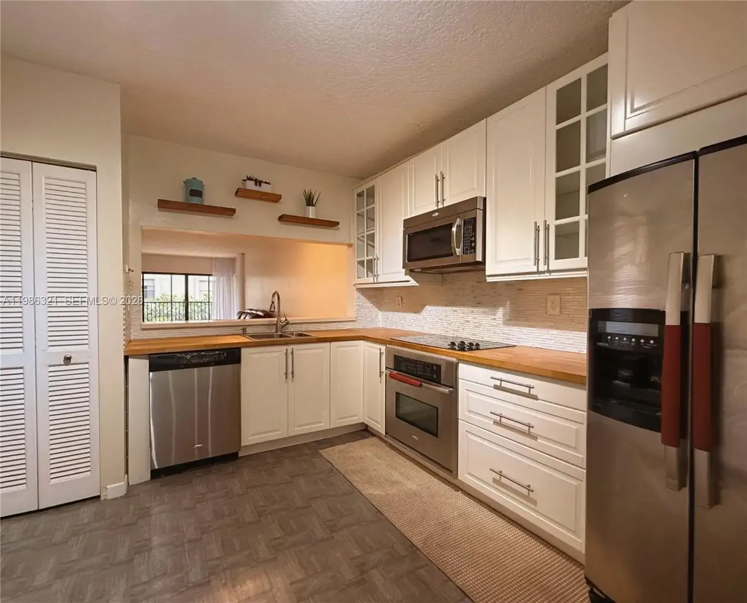 511 Ives Dairy Rd # 6, Miami FL 33179 photo 5