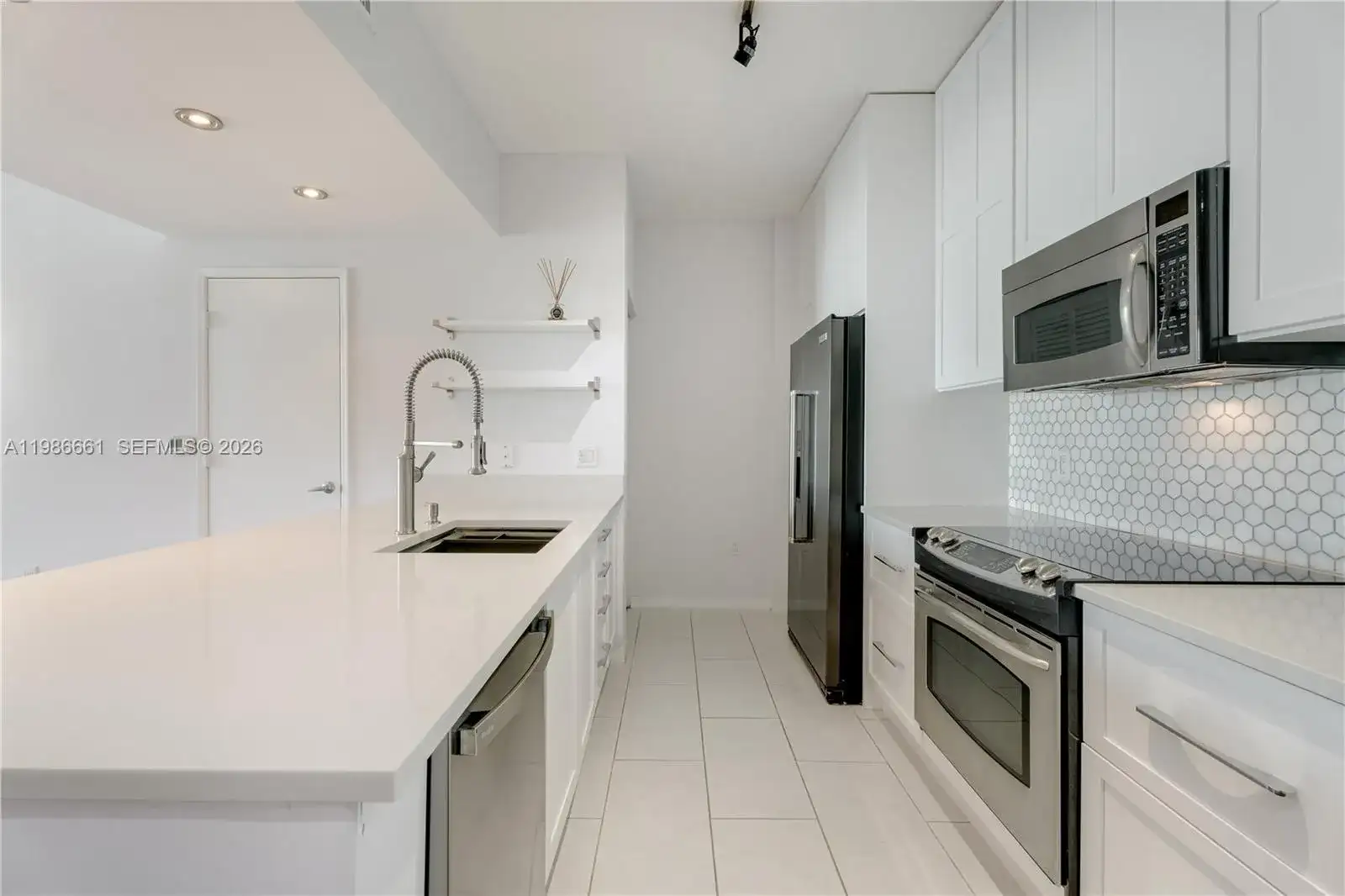951 Brickell Ave # 3607, Miami FL 33131 photo 3