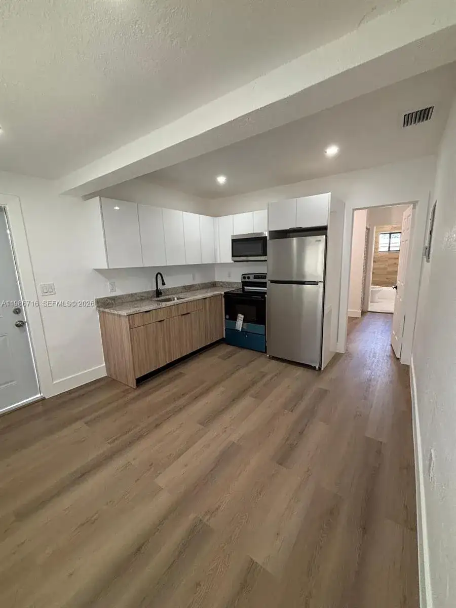 5601 NW 31st Ave # B, Miami FL 33142 photo 3