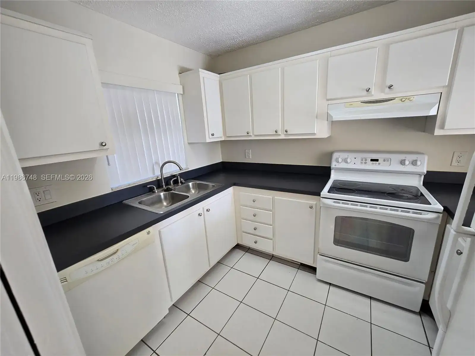 9461 Evergreen Pl # 305, Davie FL 33324 photo 5
