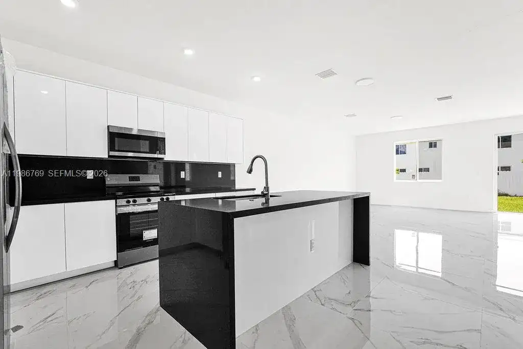 22431 SW 125 ave # 19A, Miami FL 33170 photo 2