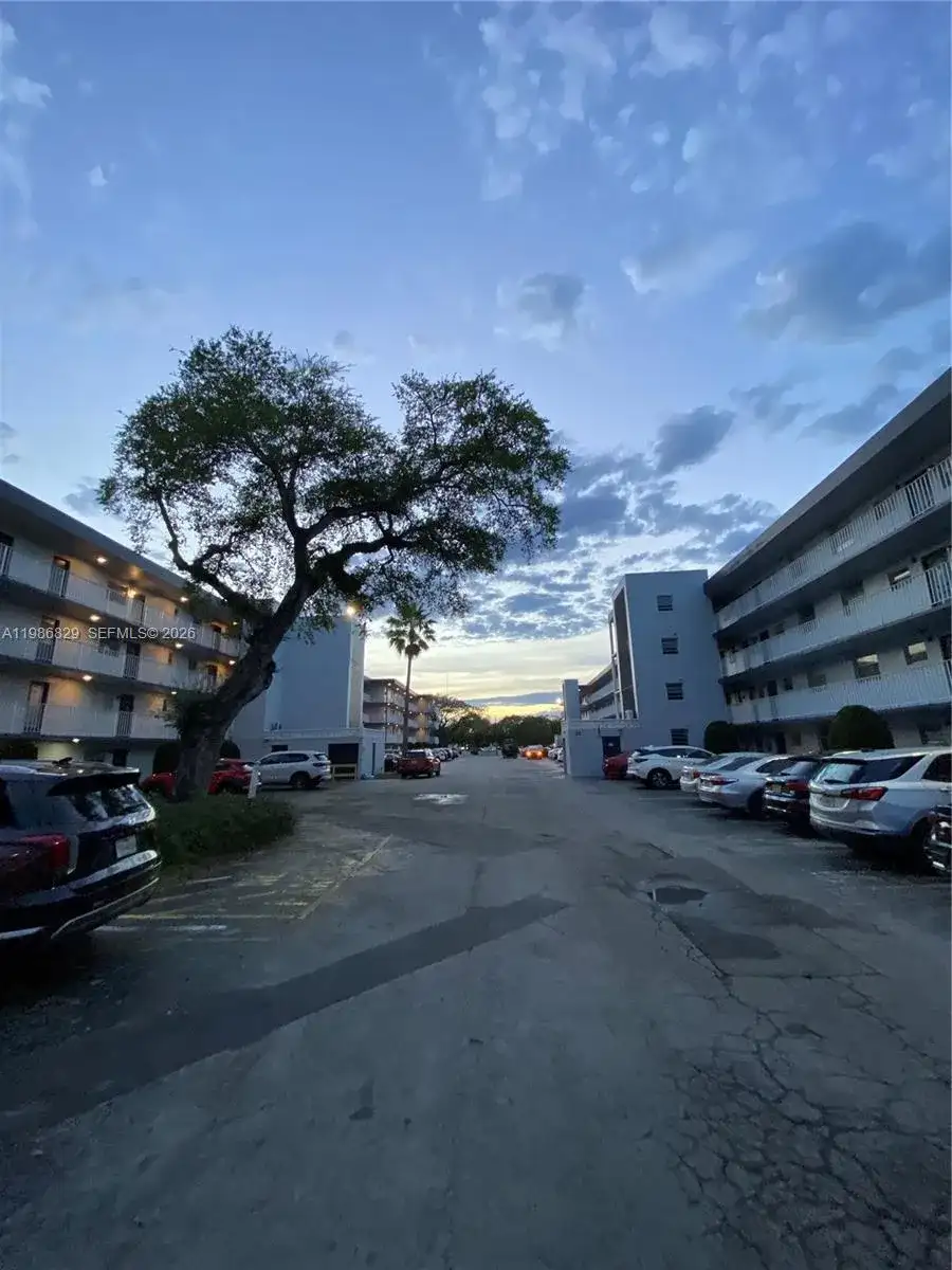 443 NE 195th St # 436, Miami FL 33179 photo 2