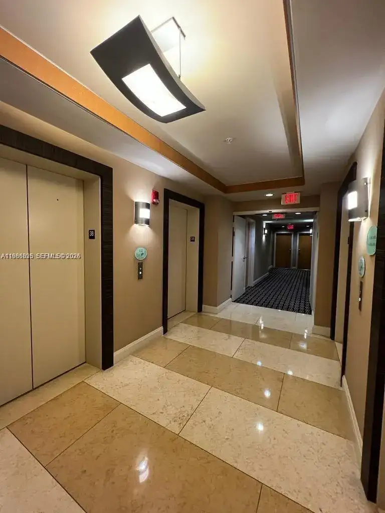 253 NE 2nd St # 3806, Miami FL 33132 photo 4