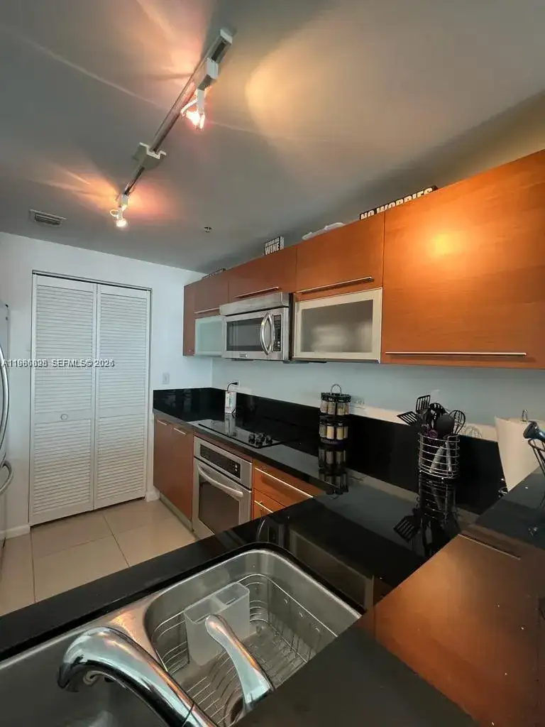 253 NE 2nd St # 3806, Miami FL 33132 photo 5
