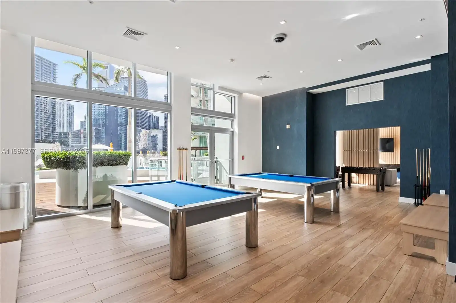 90 SW 3rd St # 4301, Miami FL 33130 photo 3