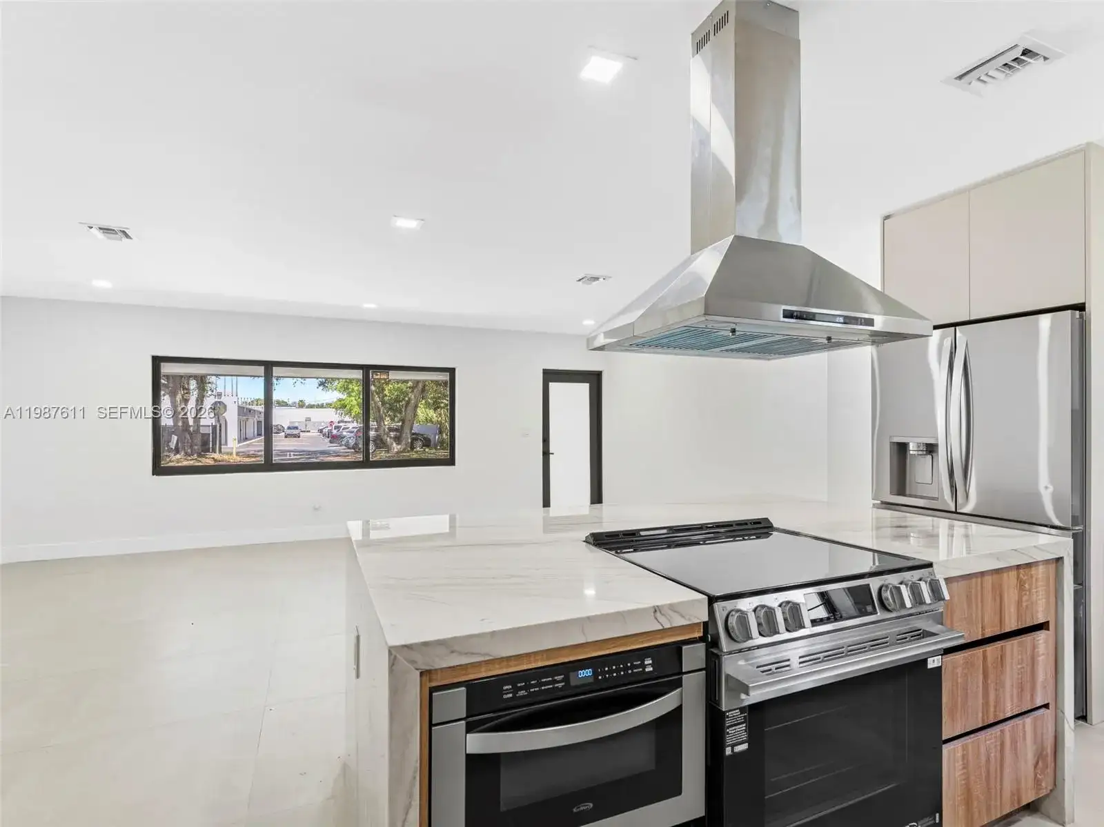 610 NE 164th Ter, North Miami Beach FL 33162 photo 4