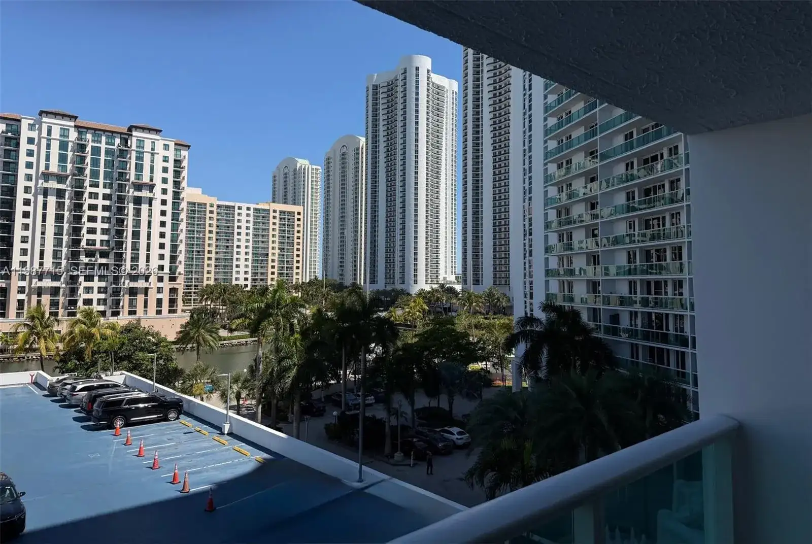 100 Bayview Dr # 528, Sunny Isles Beach FL 33160 photo 3